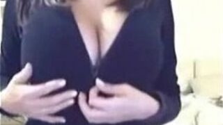 Busty All Natural Teen and Dancing on Webcam - porn video