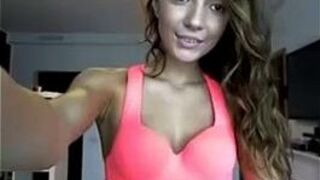 Cutest girl wiggling dancing on cam - porn video